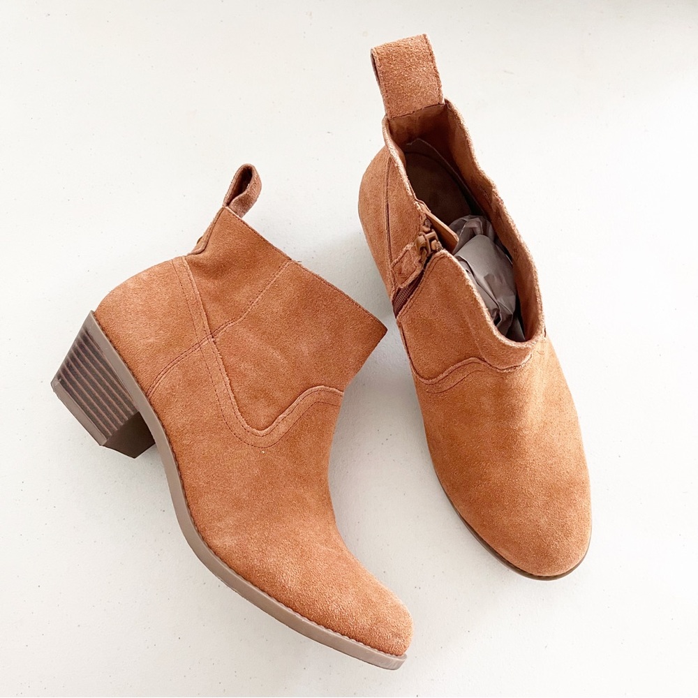 Vionic Vera Brown Suede Ankle Boots